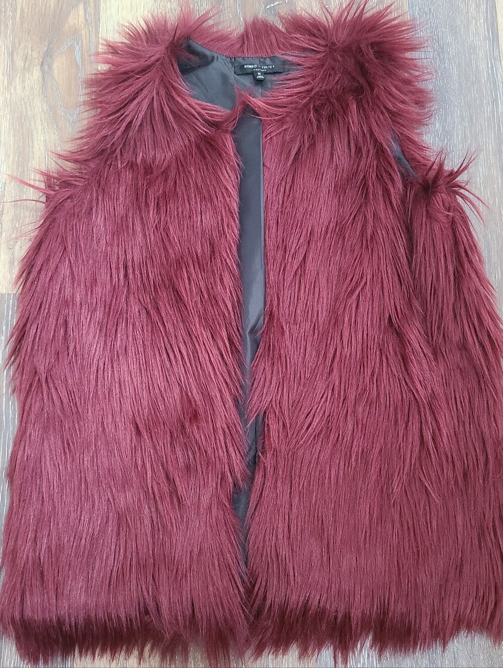 Romeo + Juliet Faux Fur Vest Womens MED